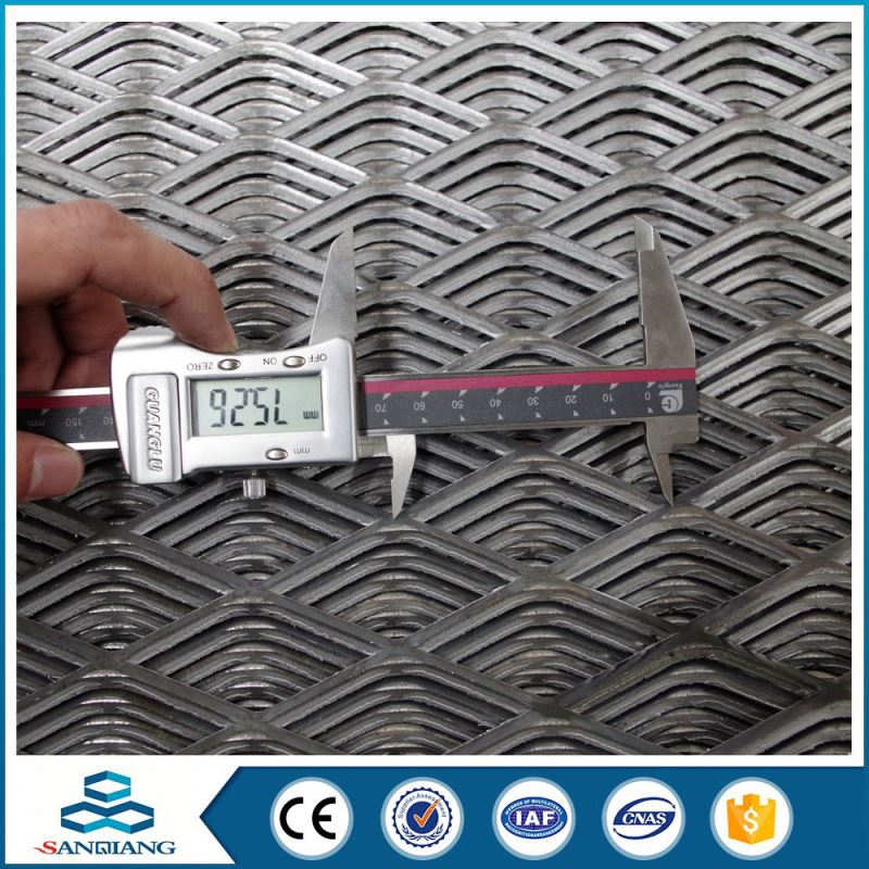 hot sale 11.15kg/m2 weight steel metal flexible gutter expanded metal mesh