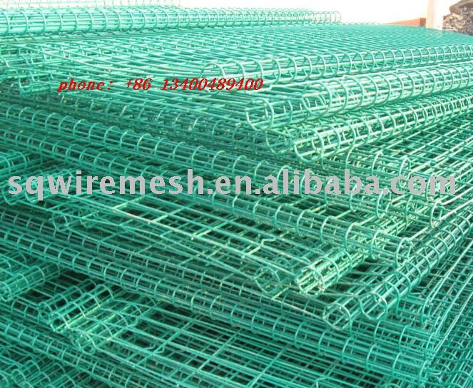 welded wire mesh fence /pvc-coated fencing wire mesh