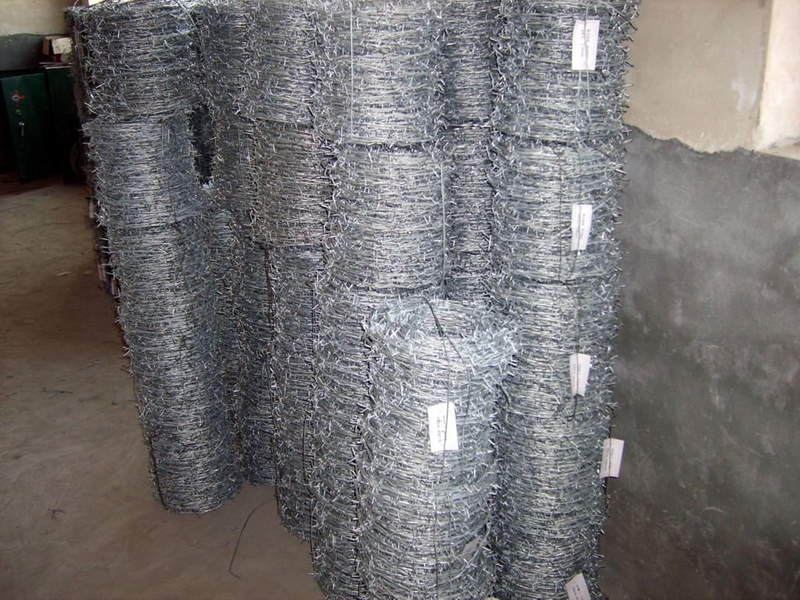 hot-dipped galvanized barbed wire