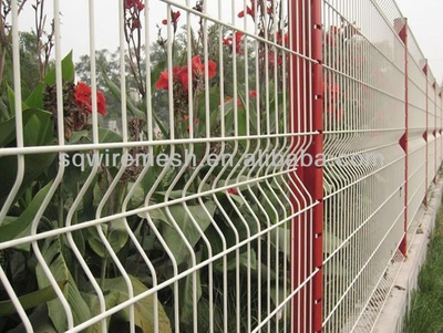 Triangular bending wrie mesh fence