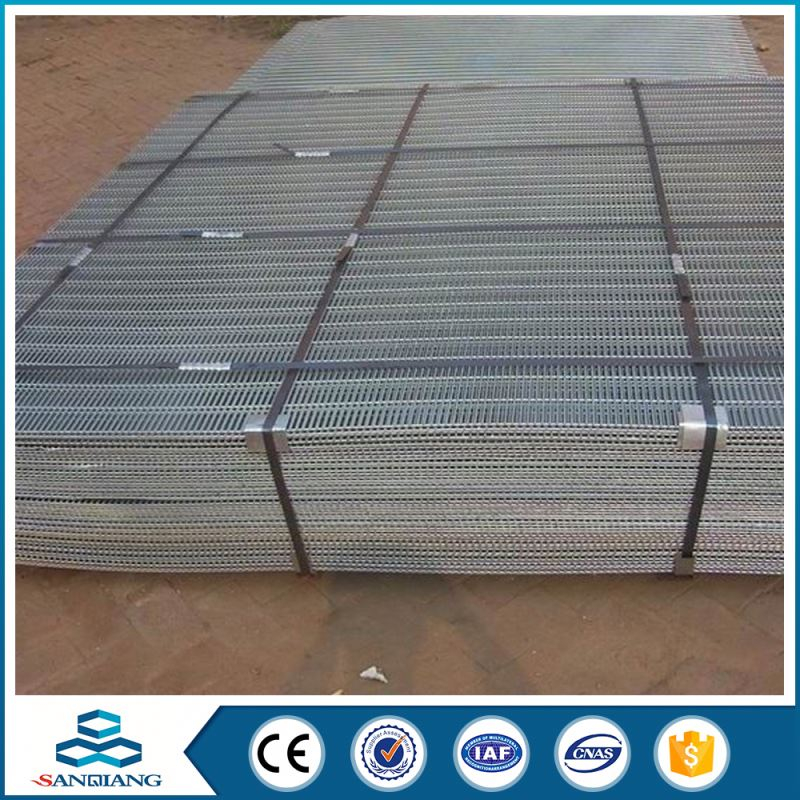 2x2 galvanized welded wire mesh panel rolls for chicken cage
